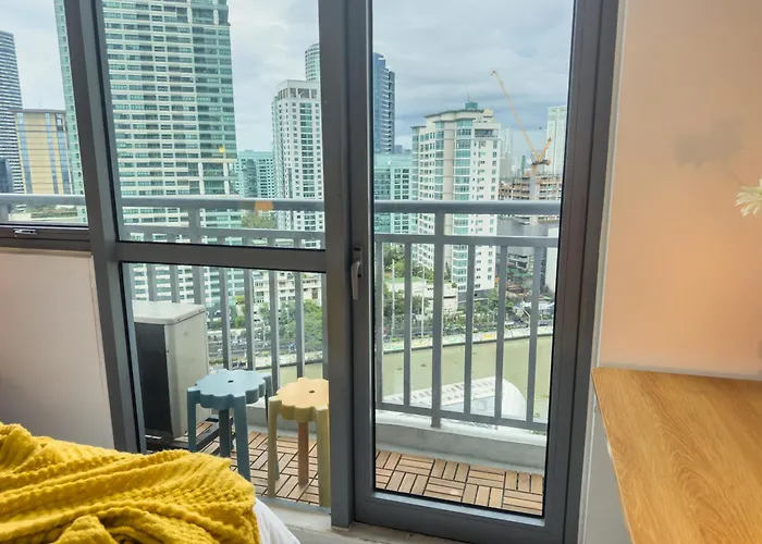Unique And Quiet Unit In Mandaluyong Or Makati With Fast Wifi & View *