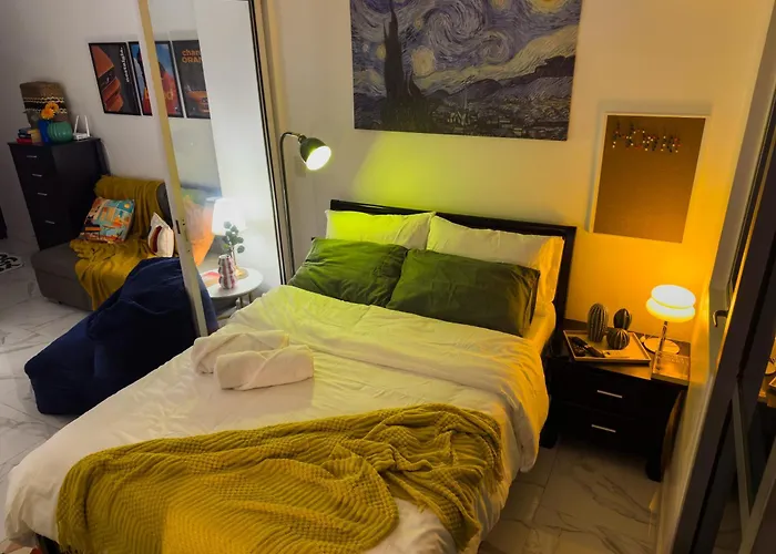 Aparthotel Unique And Quiet Unit In Mandaluyong Or Makati With Fast Wifi & View *