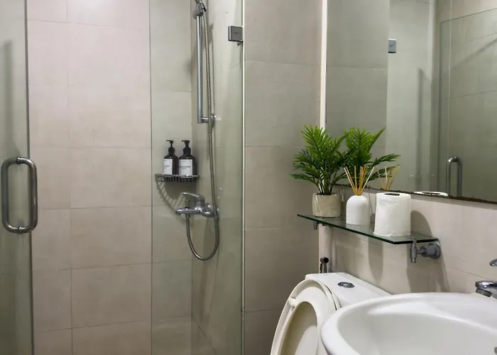 Unique And Quiet Unit In Mandaluyong Or Makati With Fast Wifi & View * Manila