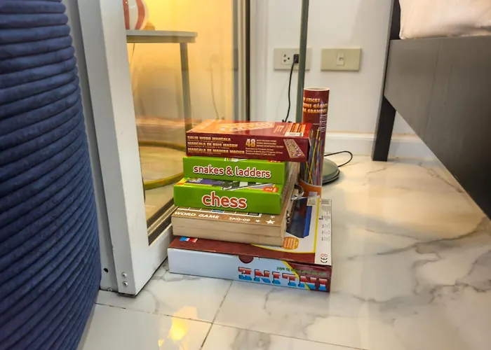 Aparthotel Unique And Quiet Unit In Mandaluyong Or Makati With Fast Wifi & View Manila