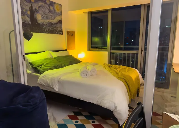 Aparthotel Unique And Quiet Unit In Mandaluyong Or Makati With Fast Wifi & View *
