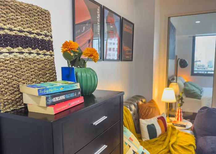 Aparthotel Unique And Quiet Unit In Mandaluyong Or Makati With Fast Wifi & View *