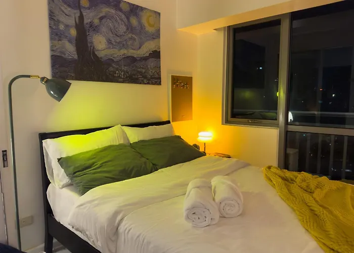 Unique And Quiet Unit In Mandaluyong Or Makati With Fast Wifi & View *